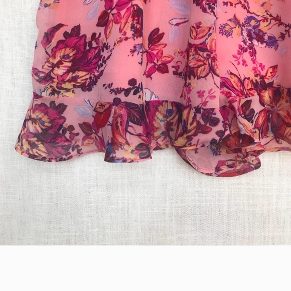 Mary & Mabel Floral printed romper sheer flutter sleeve size medium pink - Picture 5 of 9